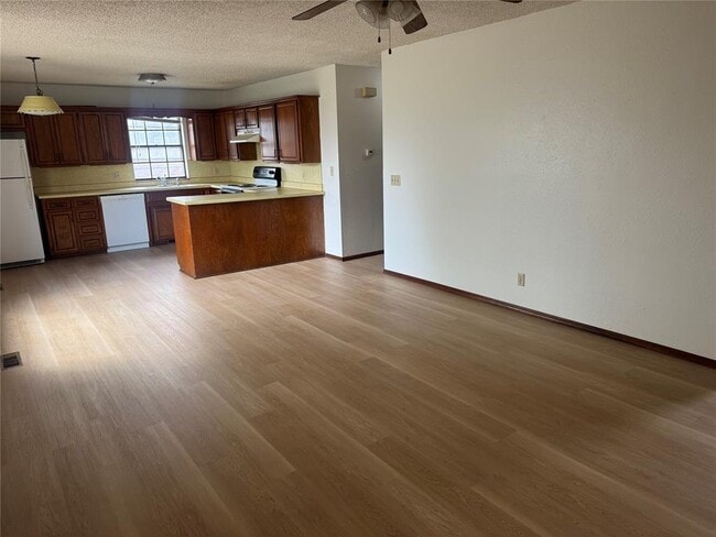 1338 N Washington Ave in Weatherford, OK - Building Photo - Building Photo