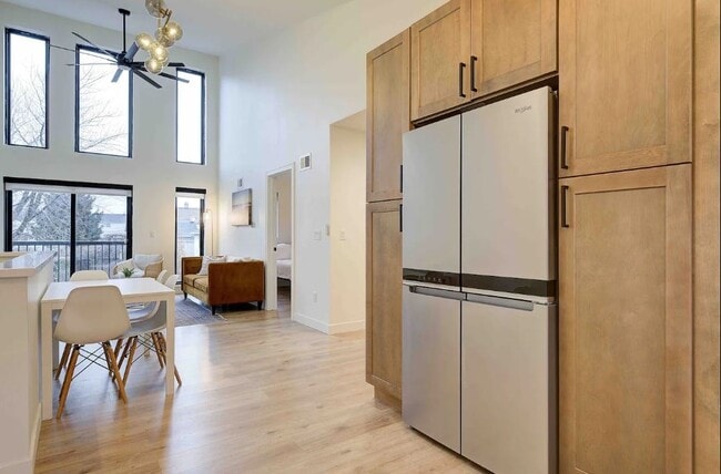 property at 925 E Otjen St