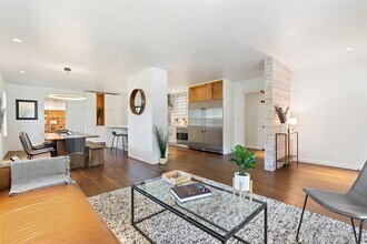 2202 Montclaire St in Austin, TX - Building Photo - Building Photo