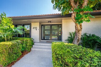 419 Alamanda Dr in Hallandale Beach, FL - Building Photo - Building Photo