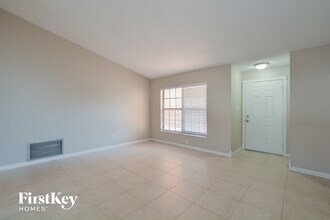 1075 Shaffer Trail in Oviedo, FL - Building Photo - Building Photo