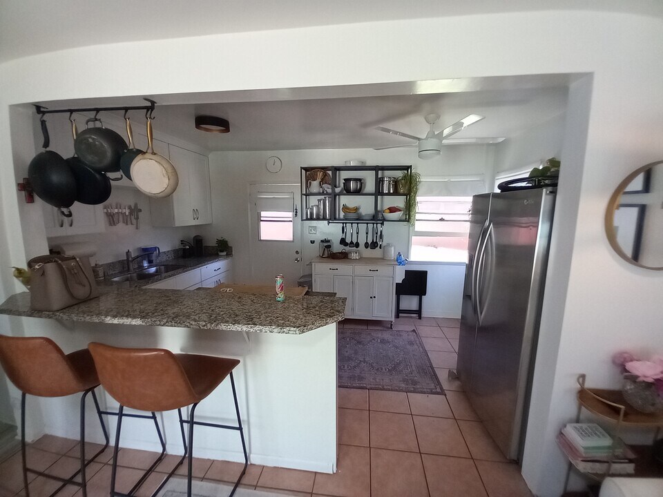 12516 Short Ave in Los Angeles, CA - Building Photo