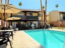 51085 Eisenhower Dr in La Quinta, CA - Building Photo