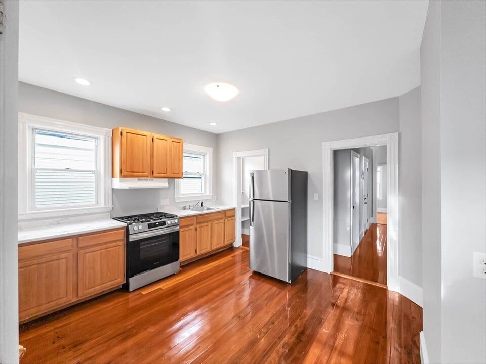 16 Arcola St, Unit 2 in Boston, MA - Building Photo