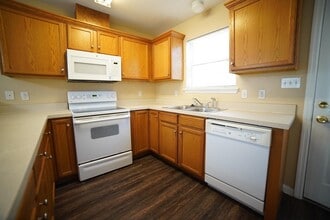 1949 Nena Hills Dr in Tallahassee, FL - Building Photo - Building Photo