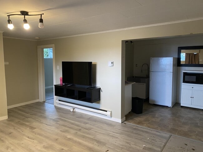 525 Brechin Rd in Nanaimo, BC - Building Photo - Building Photo