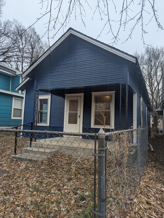 112 N 5th St in Arkansas City, KS - Building Photo