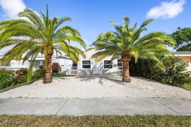 1627 Moffett St in Hollywood, FL - Building Photo - Building Photo