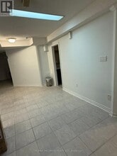 5923 Sidmouth St in Mississauga, ON - Building Photo - Building Photo