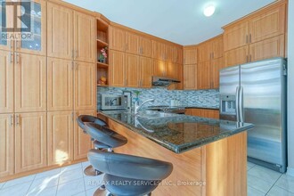 424 Sunny Meadow Blvd in Brampton, ON - Building Photo - Building Photo