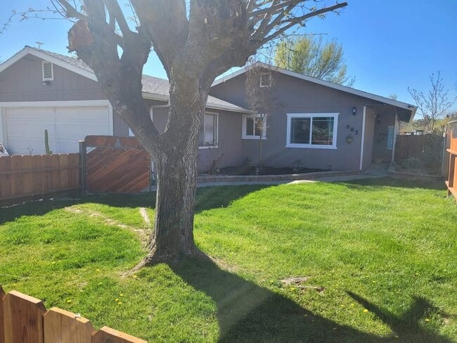 685 Las Tablas Rd in Templeton, CA - Building Photo - Building Photo