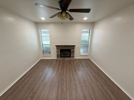 4507 Coronado Ave, Unit 17C in Wichita Falls, TX - Building Photo