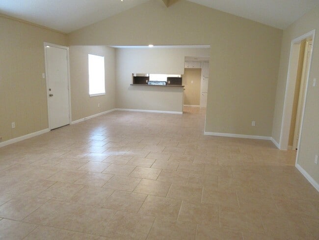 714 Cherry Valley Dr in Huffman, TX - Building Photo - Building Photo