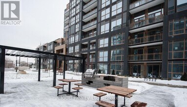 2343 Khalsa Gate in Oakville, ON - Building Photo - Building Photo