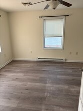 404 N Enola Dr in Enola, PA - Foto de edificio - Building Photo