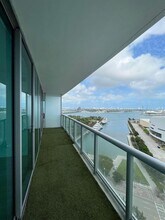 888 Biscayne Blvd, Unit 1807 in Miami, FL - Building Photo - Building Photo