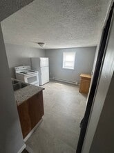 210 S 18th St in Elwood, IN - Building Photo - Building Photo