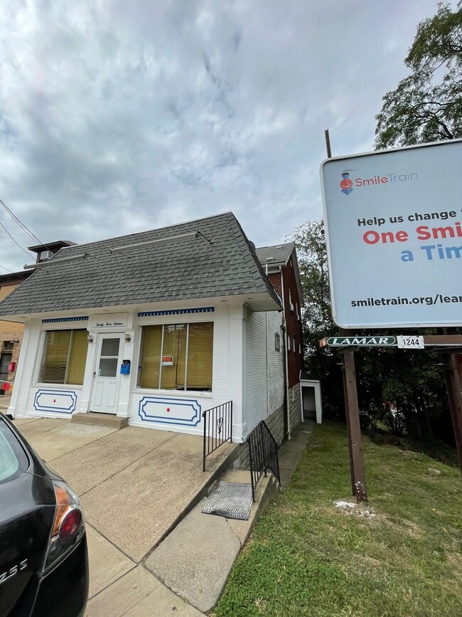 2316 Broadway Ave, Unit 3