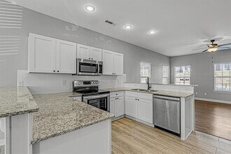 1427 E Huntsville Rd in Fayetteville, AR - Building Photo - Building Photo