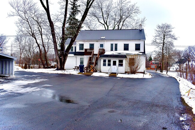 4301 Saint Francis Dr in Hamburg, NY - Building Photo - Building Photo