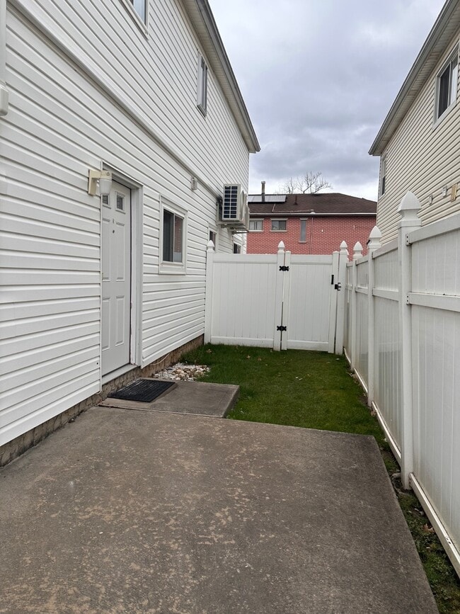 28 Speedwell Ave in Staten Island, NY - Building Photo - Building Photo