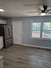 131 Jones Ray Cir in Williston, SC - Foto de edificio - Building Photo