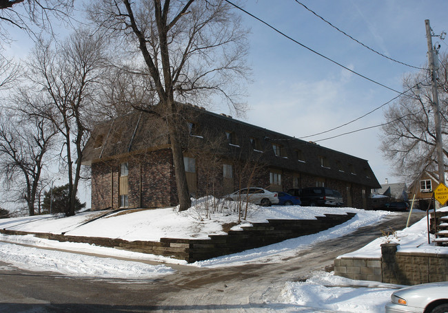 Chalet Apartments in Omaha, NE - Foto de edificio - Building Photo