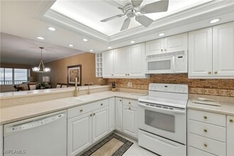 26000 Hickory Blvd in Bonita Springs, FL - Building Photo - Building Photo