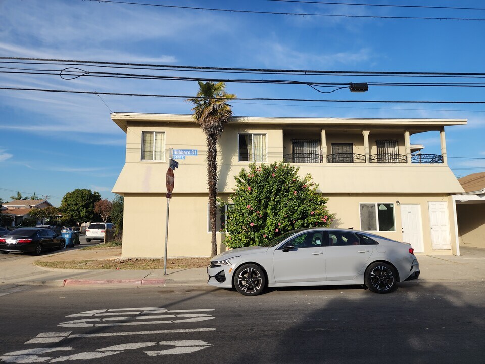 5407 Hubbard St in East Los Angeles, CA - Building Photo