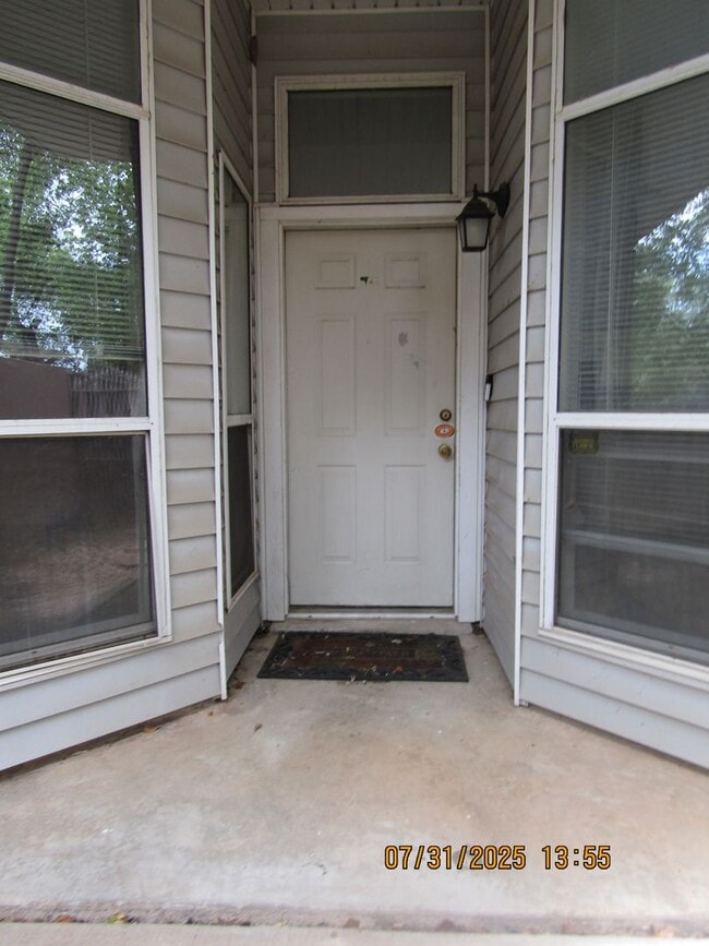 503 NW Fairway Villa Dr in Lawton, OK - Building Photo - Building Photo