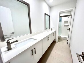 1803 16th St in Santa Monica, CA - Building Photo - Building Photo