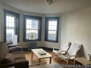 14 Centre St in Cambridge, MA - Foto de edificio - Building Photo