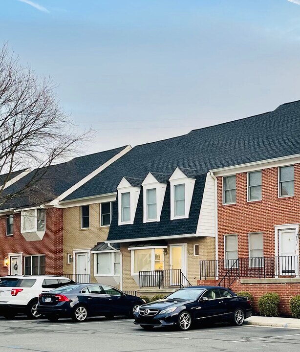 203A Locust St SE in Vienna, VA - Foto de edificio