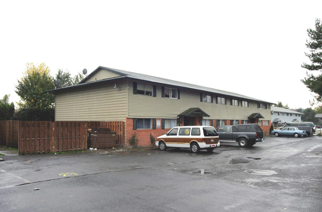 The Halsey Apartments in Hillsboro, OR - Foto de edificio