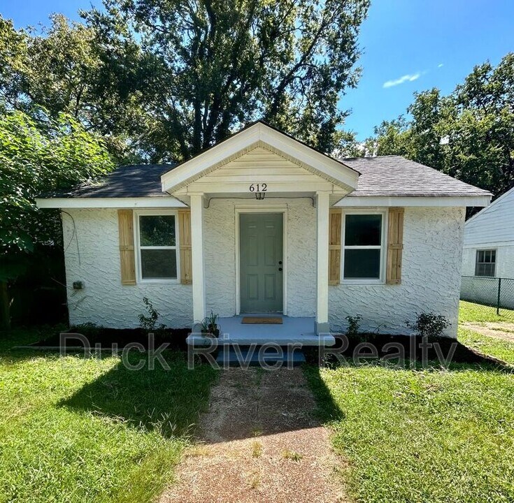 612 Midway Ave in Columbia, TN - Building Photo