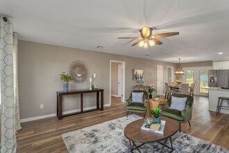 127 Kathy Rd in Lake Charles, LA - Building Photo - Building Photo