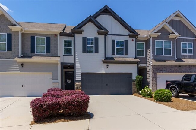 property at 723 Woodstock Grove Dr