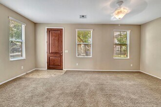 4058 E Carla Vista Dr in Gilbert, AZ - Building Photo - Building Photo