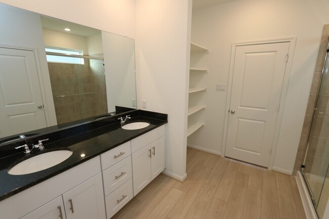 property at 2722 Forest Retreat Ln