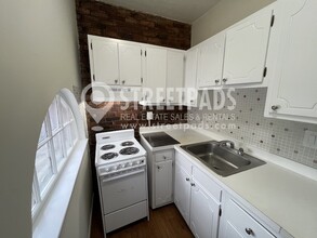 66 S Huntington Ave, Unit 4 in Boston, MA - Building Photo - Building Photo