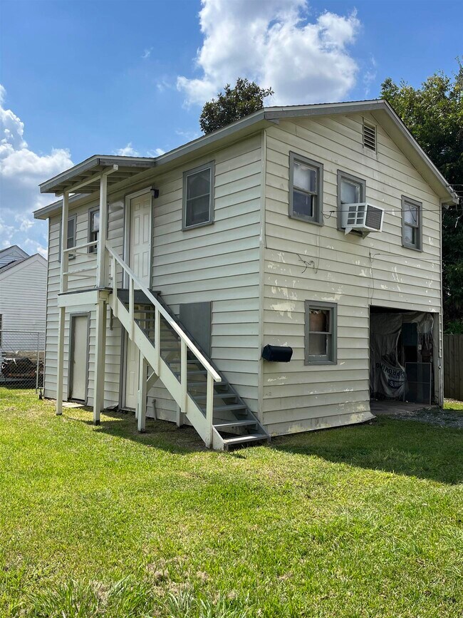 property at 720 Live Oak St