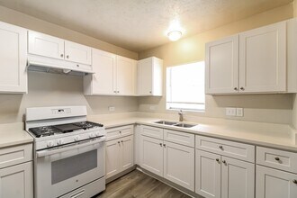 12715 Zavalla St in Houston, TX - Building Photo - Building Photo