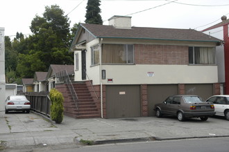 2760-2770 Fruitvale Ave in Oakland, CA - Foto de edificio - Building Photo