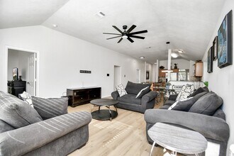 19931 Roycroft Ln in Richmond, TX - Building Photo - Building Photo