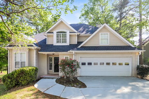 671 Woodstone Rd in Lithonia, GA - Building Photo
