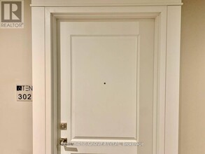 610 Farmstead Dr in Milton, ON - Building Photo - Building Photo