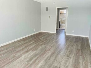 2020 Preuss Rd in Los Angeles, CA - Foto de edificio - Building Photo