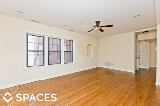 1821 W Leland Ave, Unit 1 in Chicago, IL - Foto de edificio - Building Photo