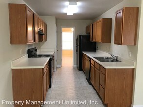 7712 Autry Cir-Unit -#203 in Douglasville, GA - Foto de edificio - Building Photo