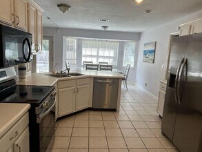 406 Shorewood Cir in Pensacola, FL - Building Photo - Building Photo